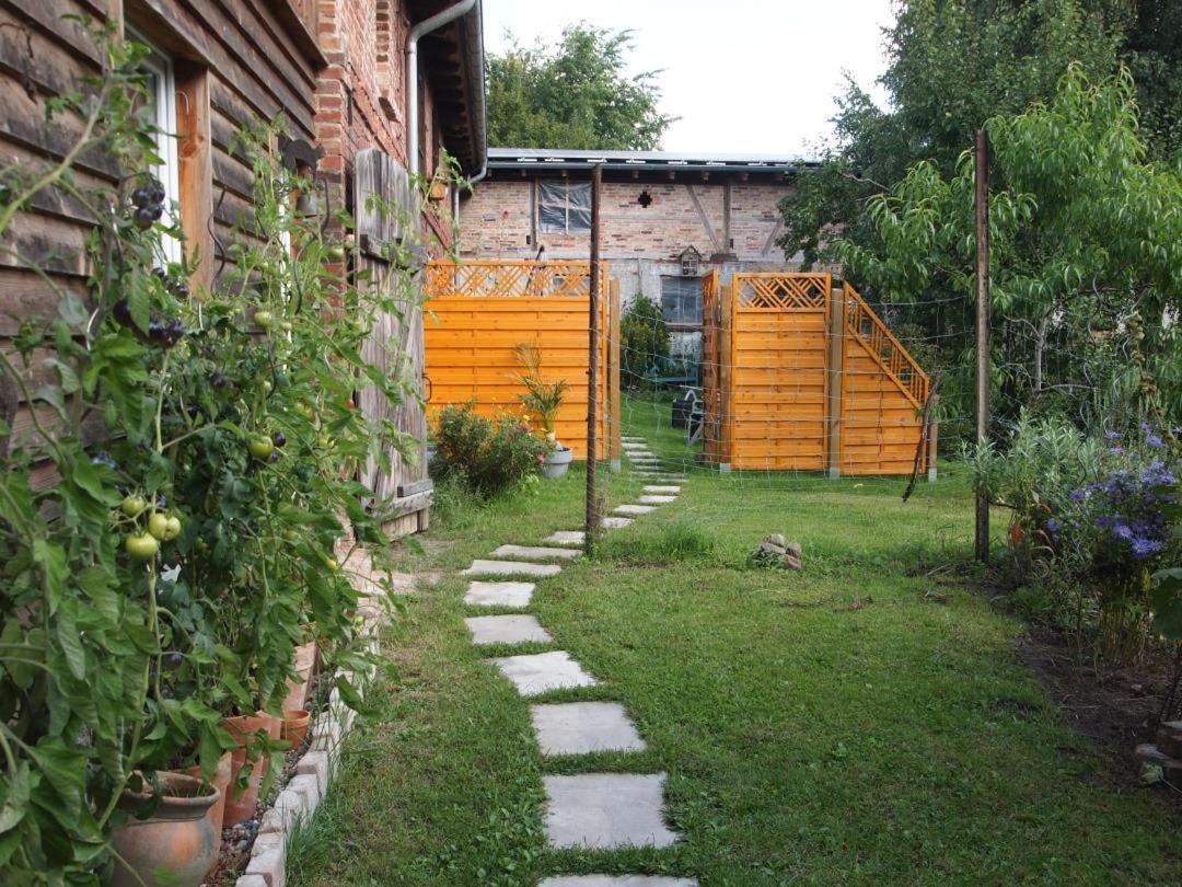 Neu Fewo Im Bauernhaus Mit Idyllischem Innenhof Und Naturgarten Mesekenhagen Екстер'єр фото