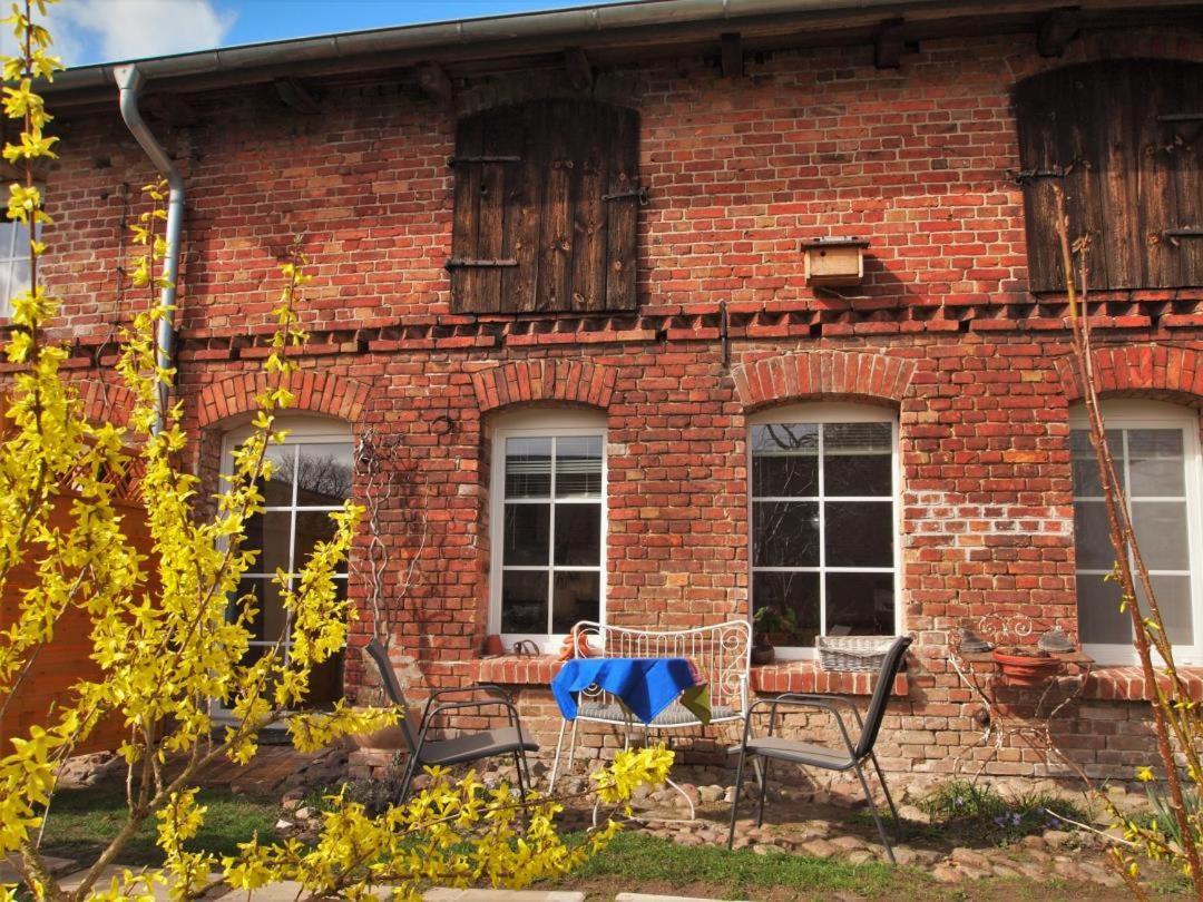 Neu Fewo Im Bauernhaus Mit Idyllischem Innenhof Und Naturgarten Mesekenhagen Екстер'єр фото
