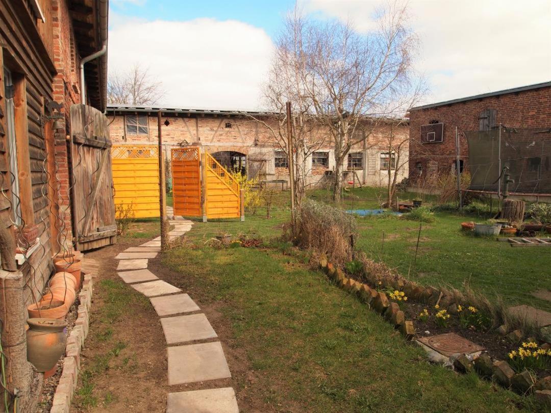 Neu Fewo Im Bauernhaus Mit Idyllischem Innenhof Und Naturgarten Mesekenhagen Екстер'єр фото