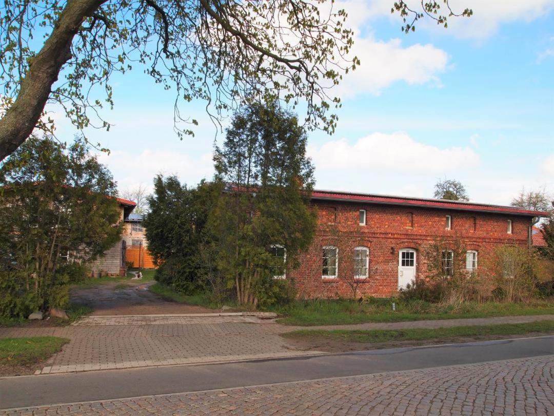 Neu Fewo Im Bauernhaus Mit Idyllischem Innenhof Und Naturgarten Mesekenhagen Екстер'єр фото