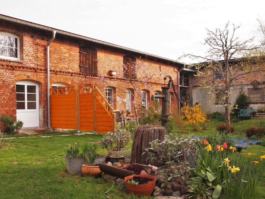 Neu Fewo Im Bauernhaus Mit Idyllischem Innenhof Und Naturgarten Mesekenhagen Екстер'єр фото